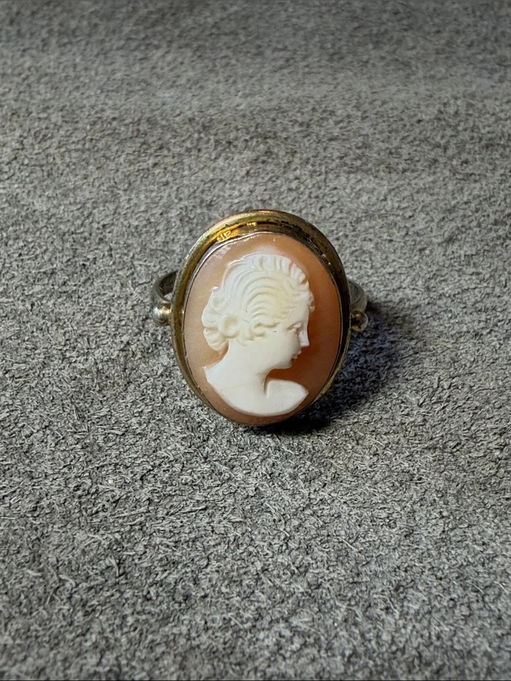 Vintage Silver Shell Cameo Ring